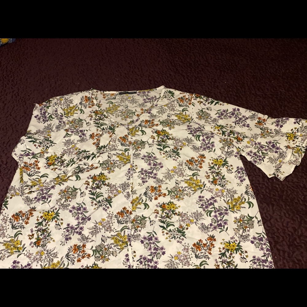 Bell sleeve blouse